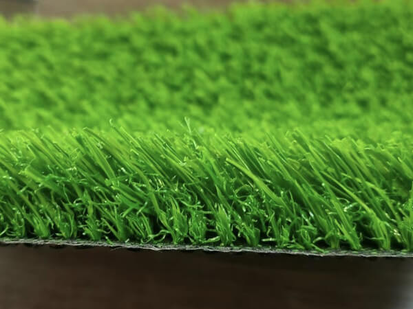 What Is The Aging Signs of Artificial Lawn?